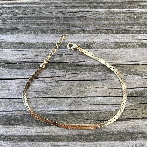 Gold plated bracelet fits up to 8” wrist - New - Picture 12 of 12